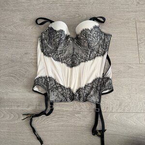 Victoria’s Secret Black Lace Ivory Bustier Corset Garter Lingerie 34B